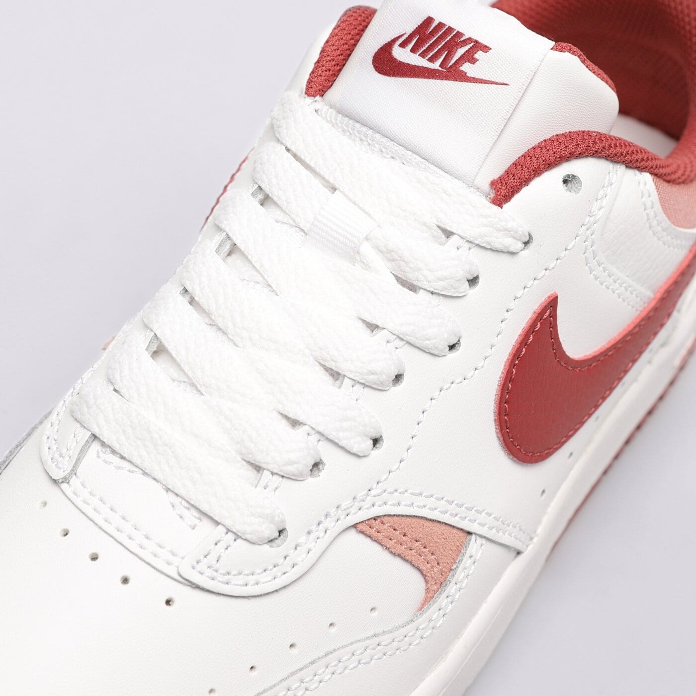 Дамски маратонки NIKE GAMMA FORCE fq8877-100 цвят бял