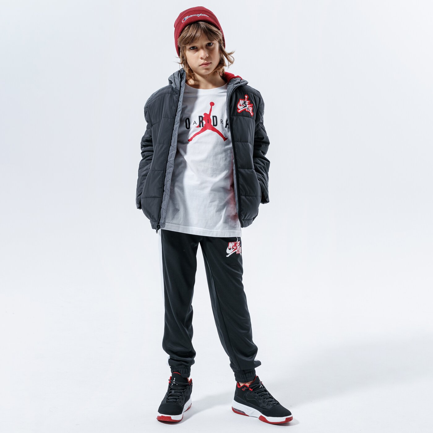 Детска преходно яке JORDAN СУИТЧЪР СЪС ЗАКОПЧАВАНЕ С   КАЧУЛКА JUMPMAN CLASSIC P 957917-023 цвят черен