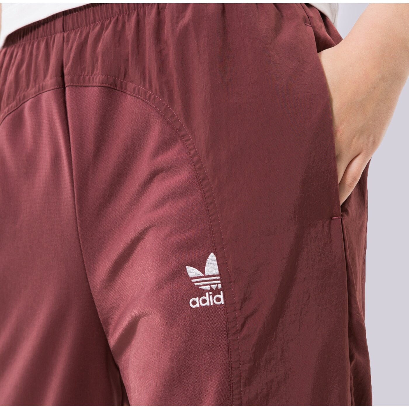 Дамски панталони ADIDAS ПАНТАЛОНИ PANTS hc7043 цвят бордо