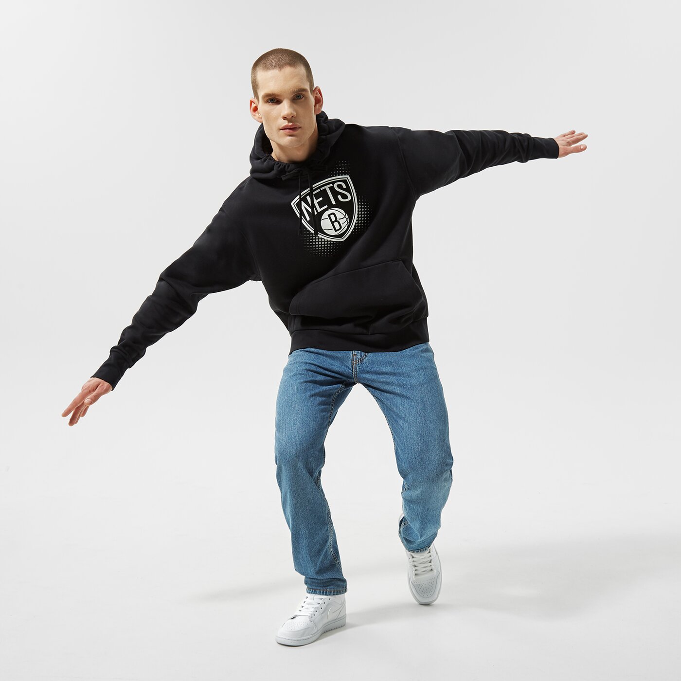 Мъжки суичър NIKE СУИТЧЪР С КАЧУЛКА BKN M NK FLC PO ESSNTL FTPK NBA dh9289-010 цвят черен