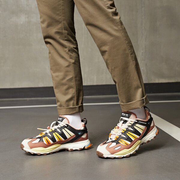 Мъжки маратонки ADIDAS HYPERTURF hp2845 цвят кафяв