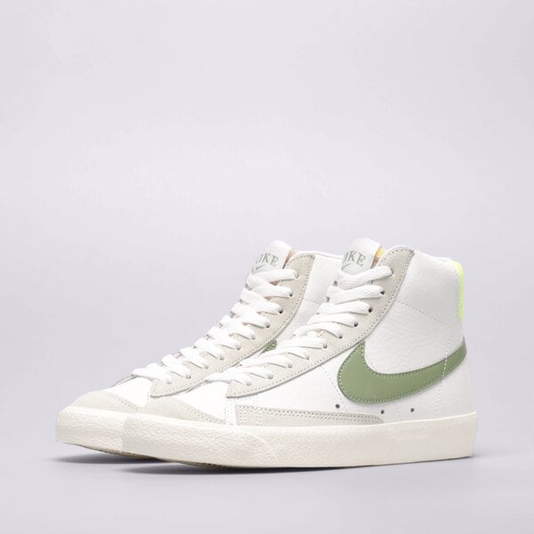 Дамски маратонки NIKE WMNS BLAZER MID '77  fj4740-100 цвят бял