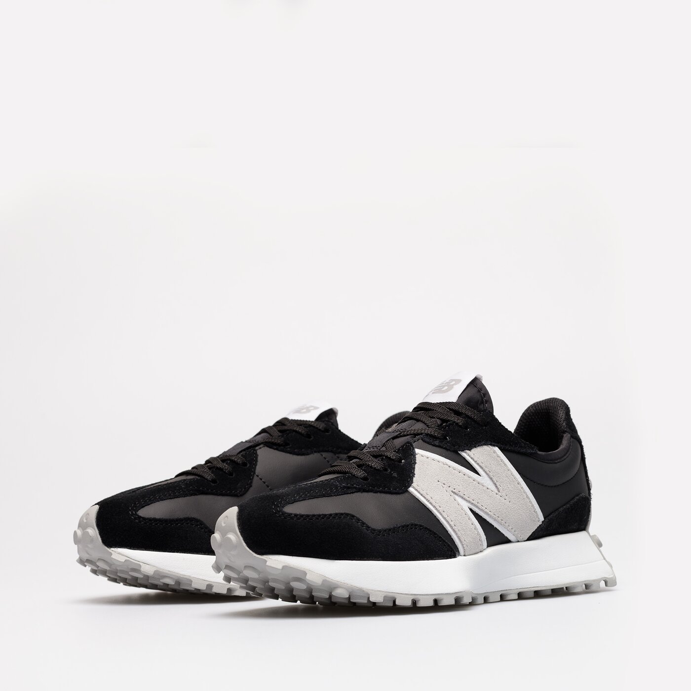 Дамски маратонки NEW BALANCE 327  ws327lw цвят черен