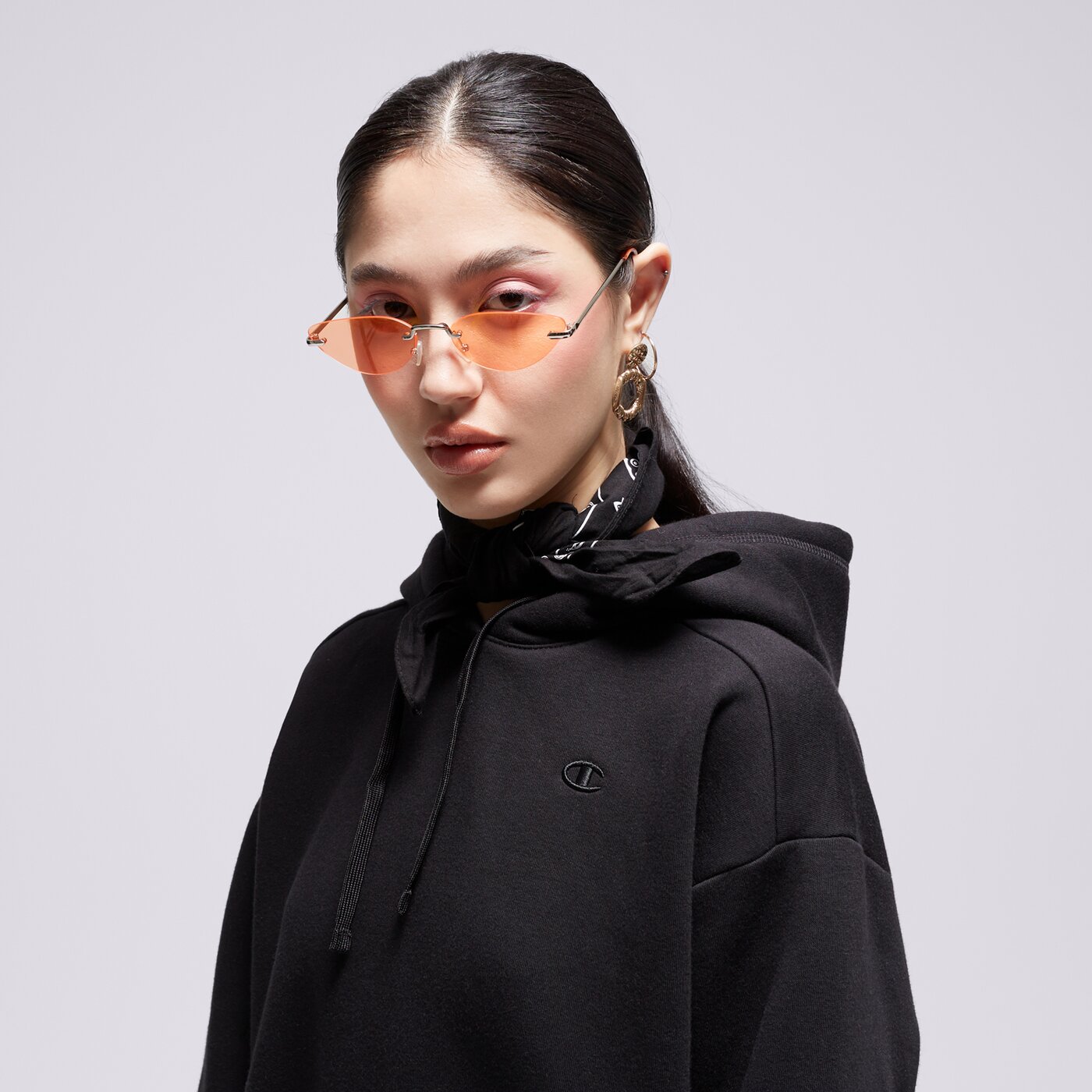 Дамски суичър CHAMPION СУИТЧЪР С КАЧУЛКА 116678kk001 цвят черен