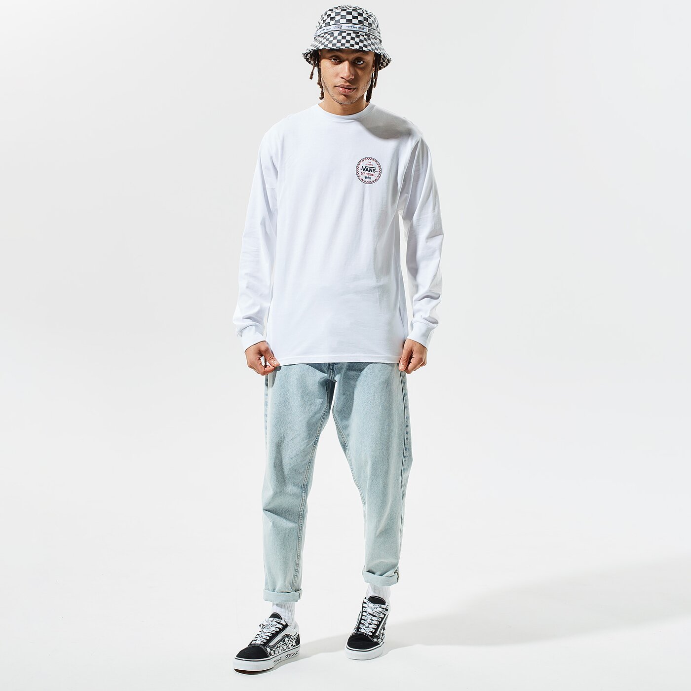 Мъжка тениска VANS ТЕНИСКА CHECKER 66 LS vn0a4tvewht1 цвят бял