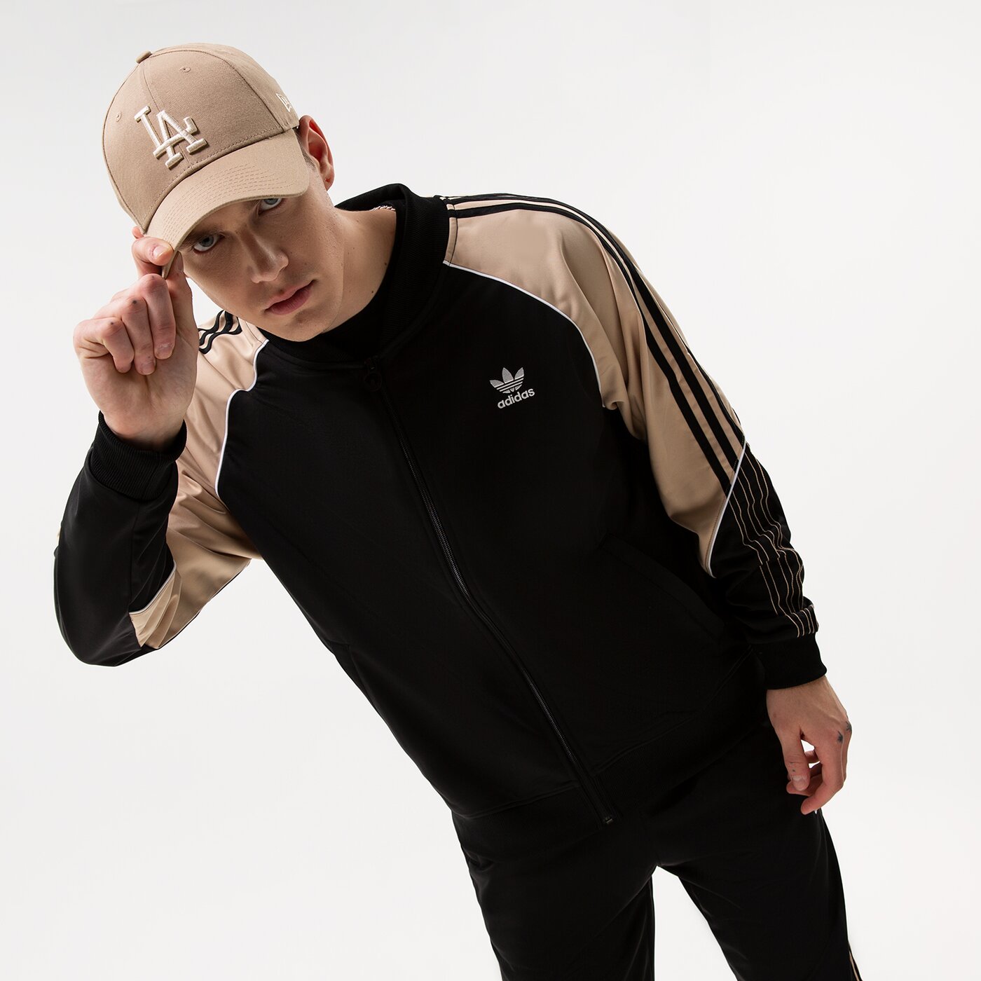 Мъжки суичър ADIDAS СУИТЧЪР СЪС ЗАКОПЧАВАНЕ TRICOT SST TT hi3000 цвят черен