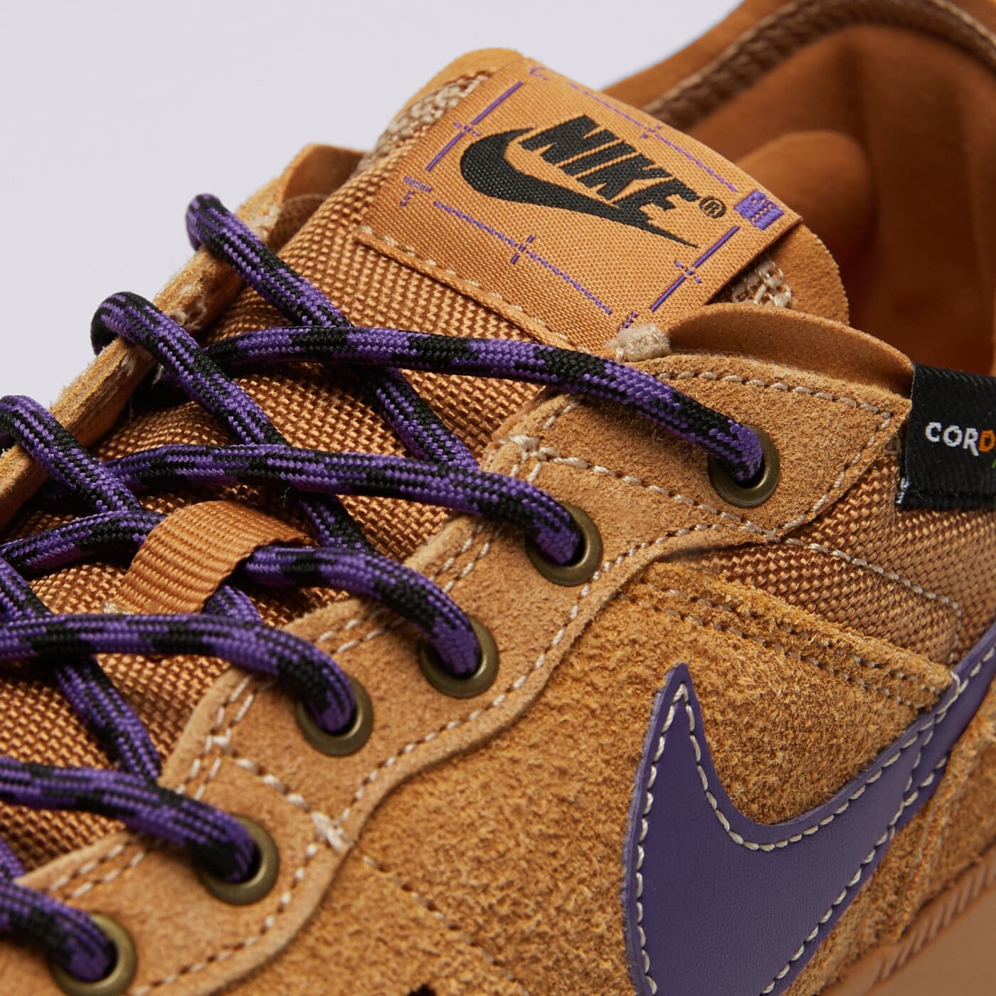 Мъжки туристически обувки NIKE C1TY PRM hj4316-200 цвят кафяв