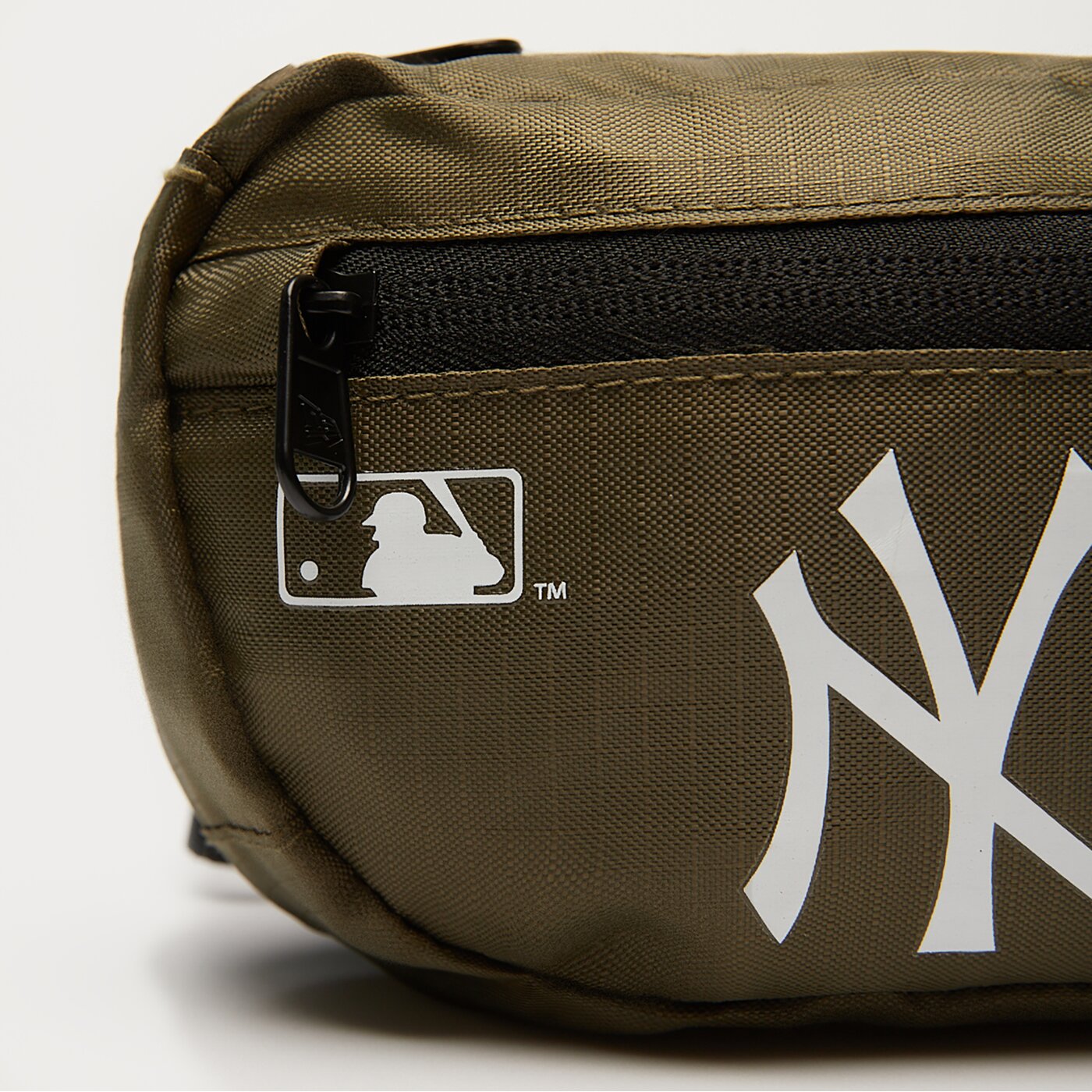 Дамска чанта за кръст NEW ERA САК MLB MICRO WAIST BAG KHA NEW YORK YANKEES NOV 60137340 цвят каки