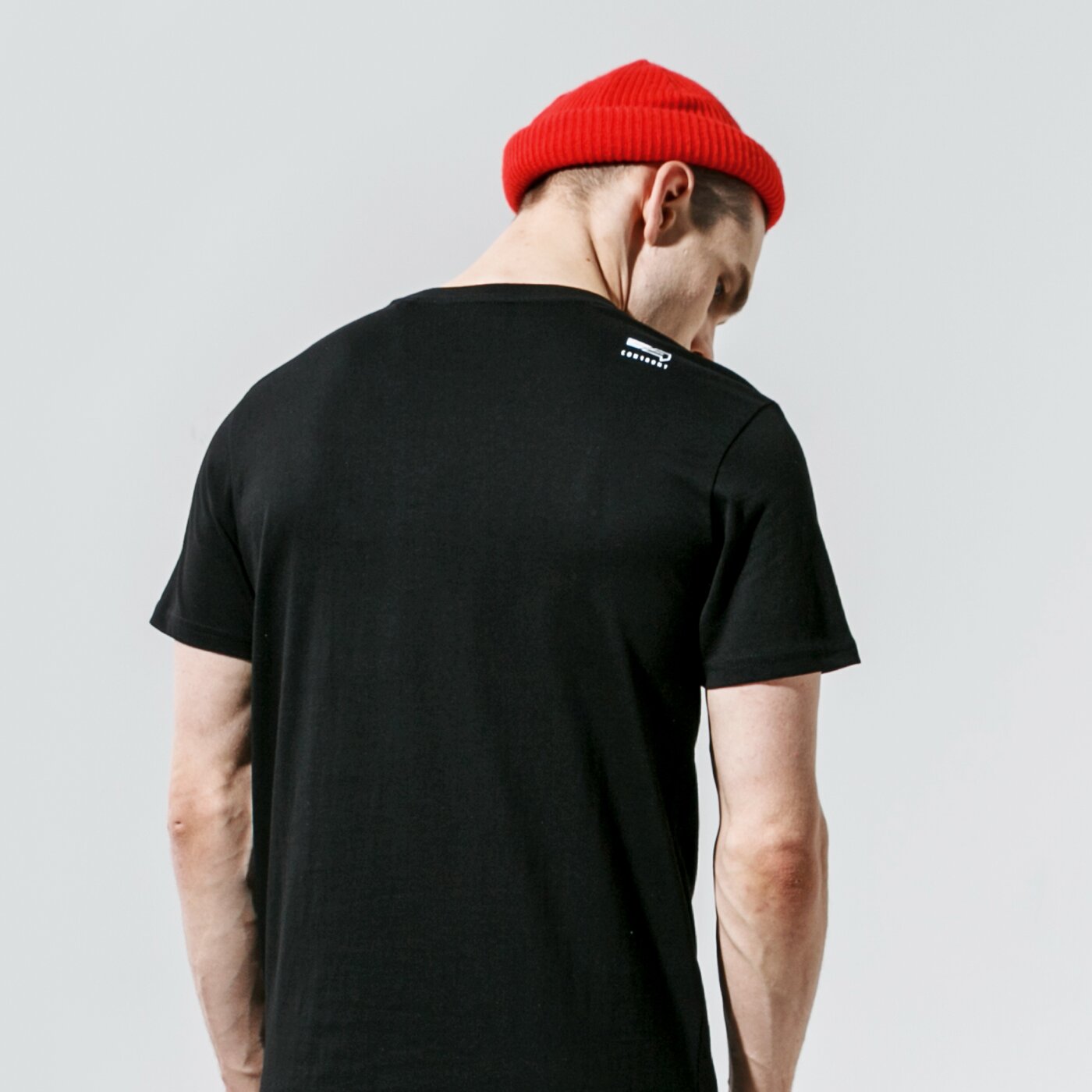 Мъжка тениска CONFRONT ТЕНИСКА SMALL LOGO TEE BLACK cf121tsm48002 цвят черен