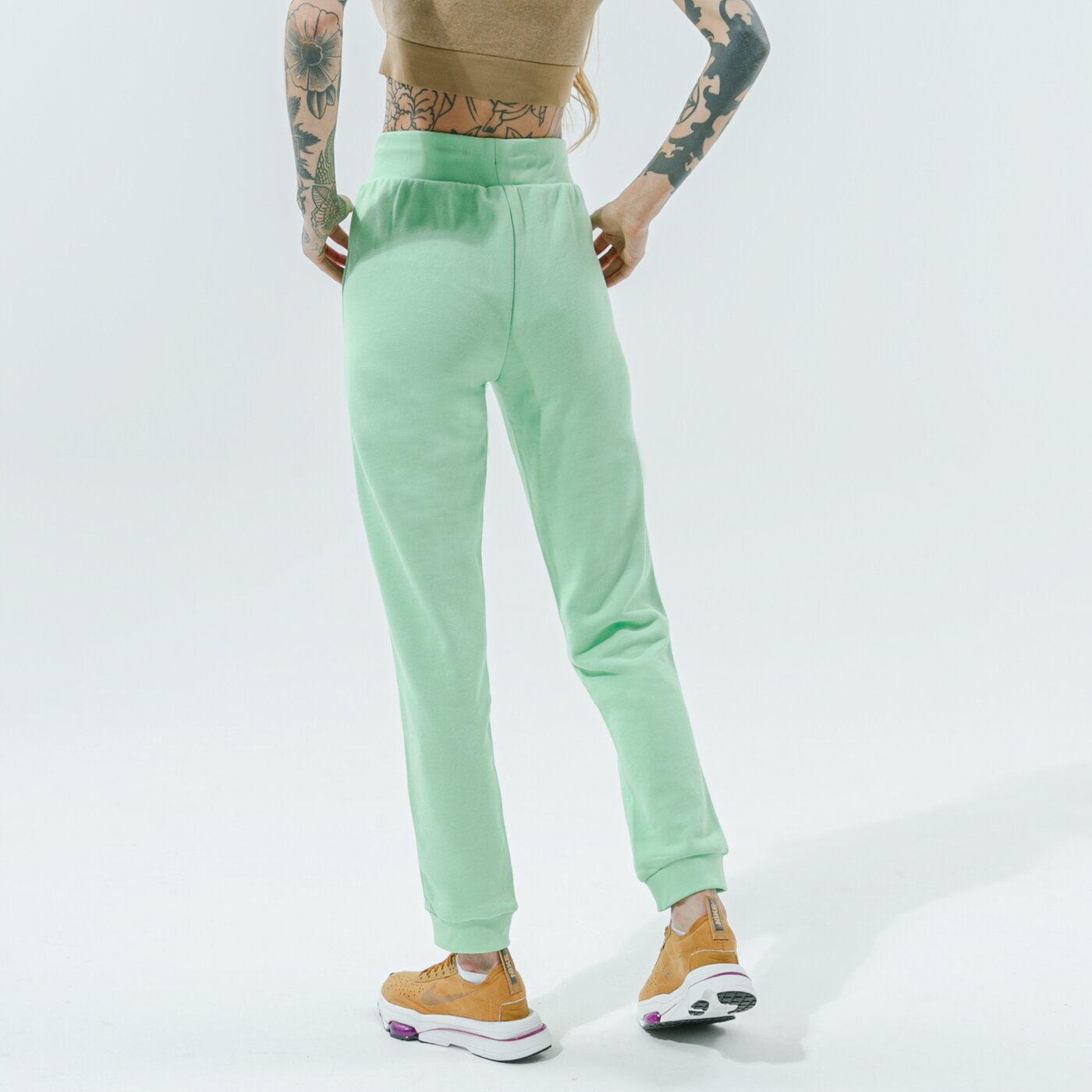 Дамски панталони ADIDAS ПАНТАЛОНИ TRACK PANT h37875 цвят зелен