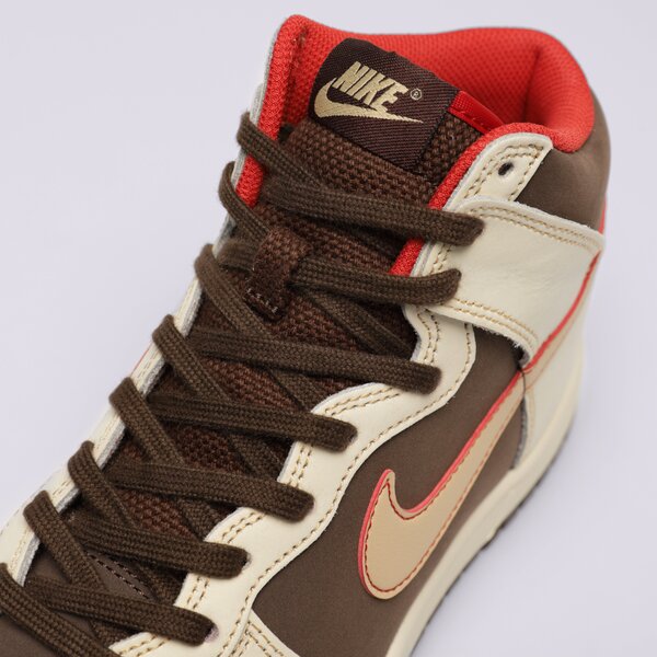 Мъжки маратонки NIKE DUNK HIGH RETRO SE fb8892-200 цвят кафяв