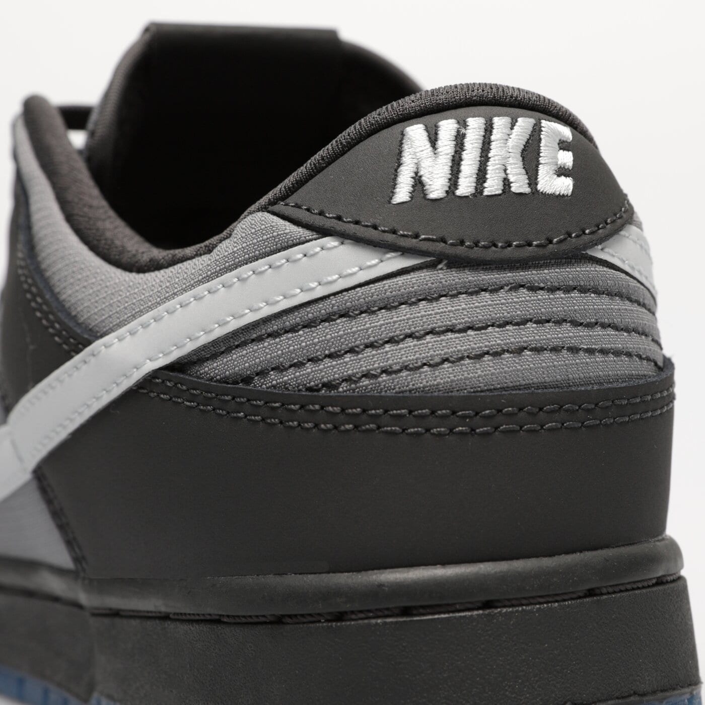 Мъжки маратонки NIKE DUNK LOW fv0384-001 цвят сив