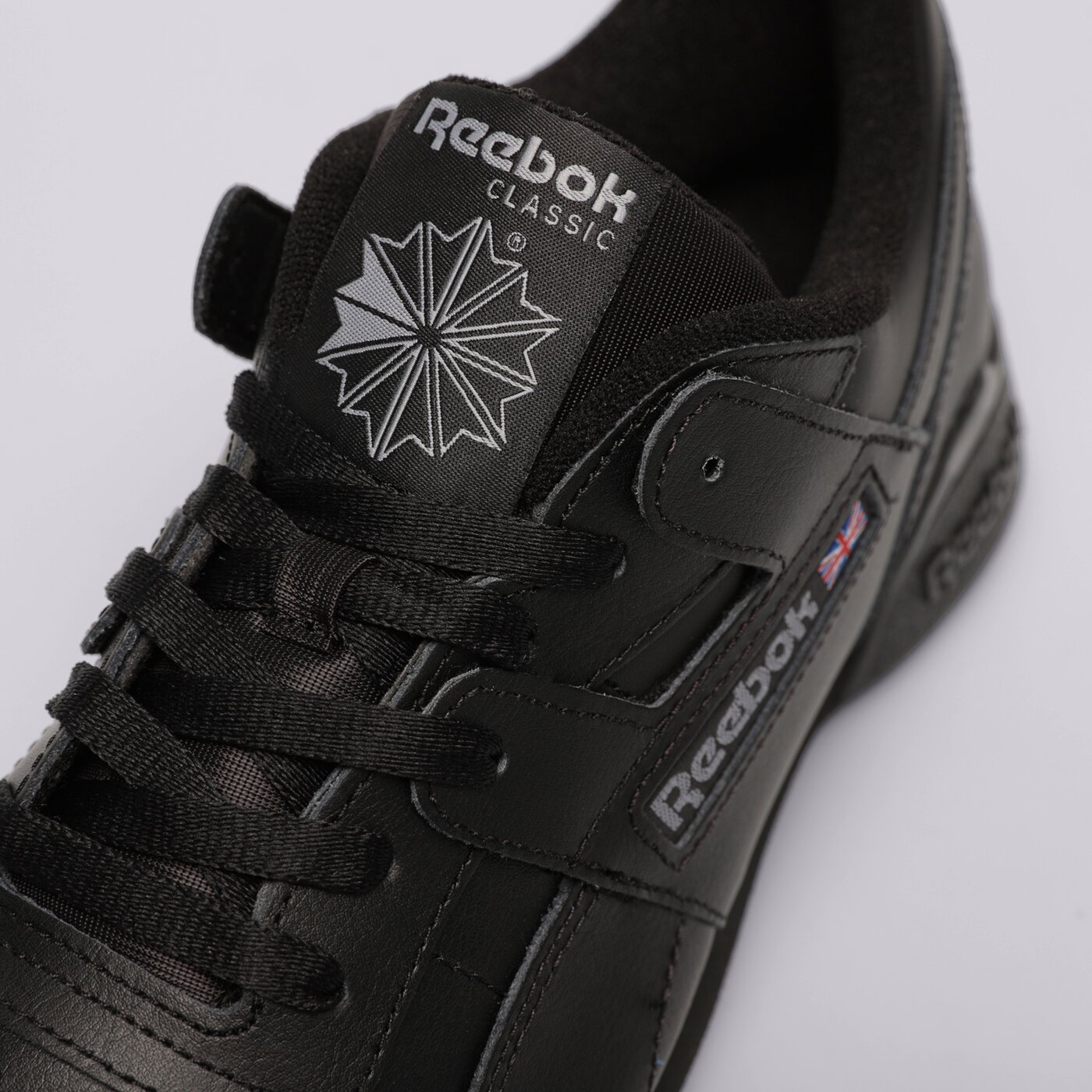 Мъжки маратонки REEBOK WORKOUT PLUS hp5910 цвят черен