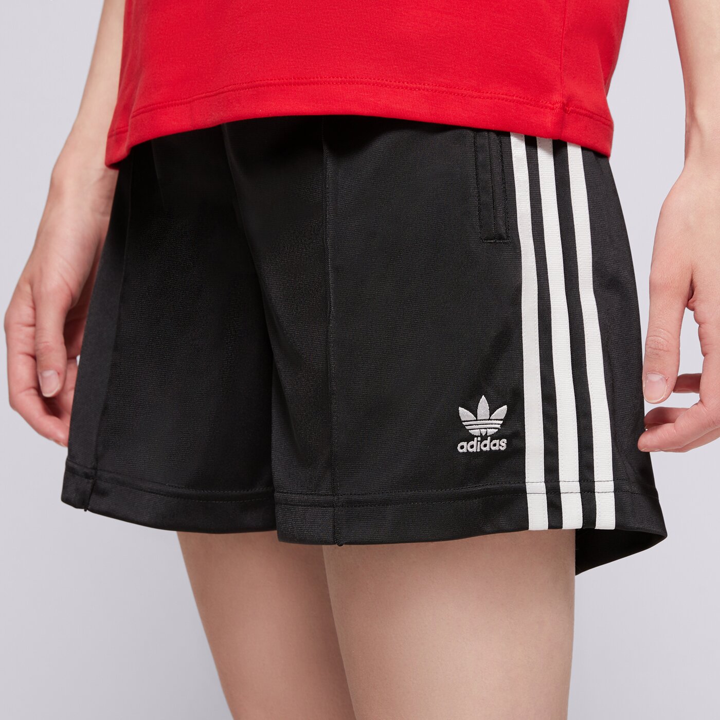 Дамски къси панталони ADIDAS ШОРТИ FIREBIRD SHORT iu2425 цвят черен