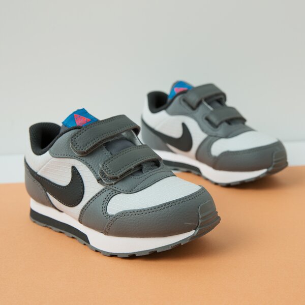 Детски маратонки NIKE MD RUNNER 2 (TDV) 806255-015 цвят сив