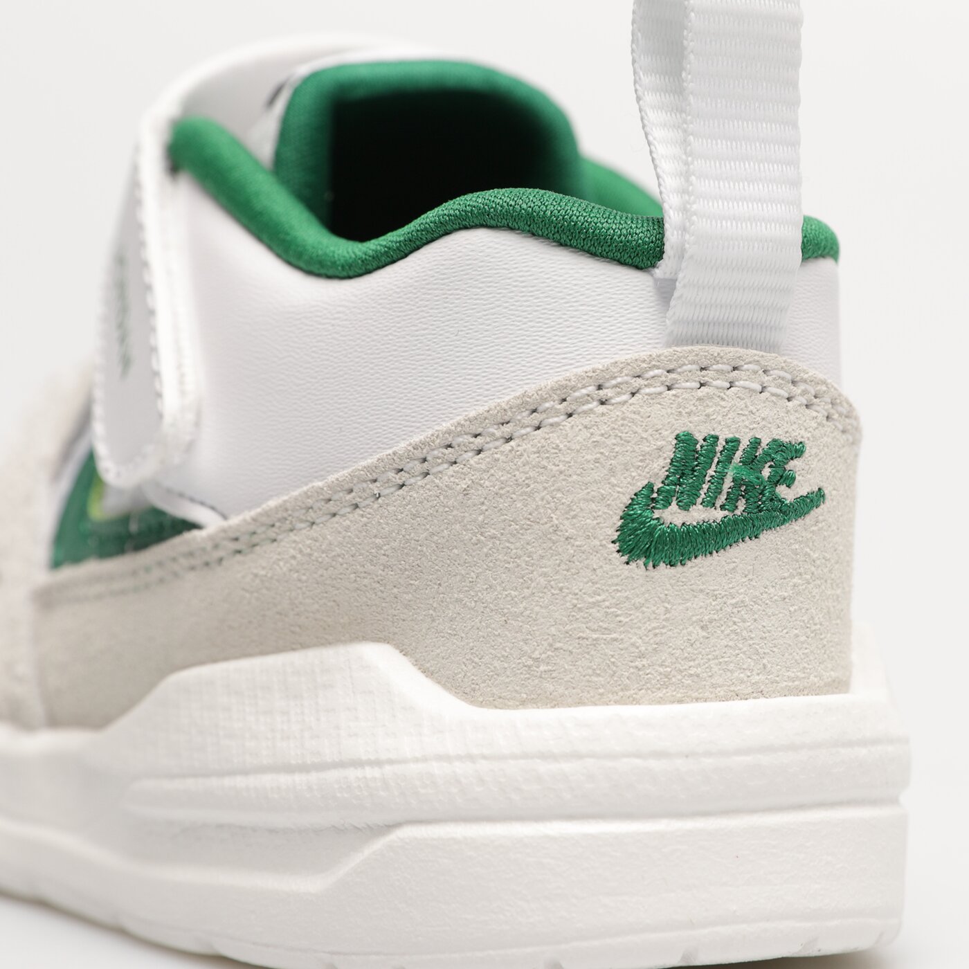 Детски маратонки JORDAN STADIUM 90 dx4396-103 цвят бял