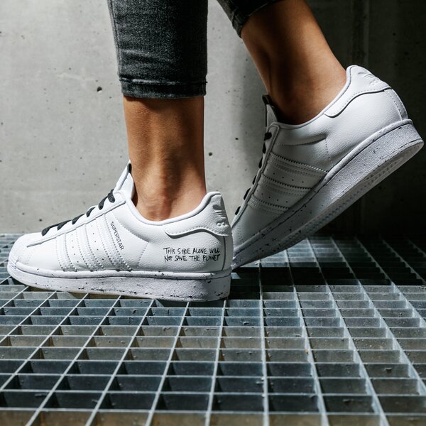 Дамски маратонки ADIDAS SUPERSTAR  fw2293 цвят бял