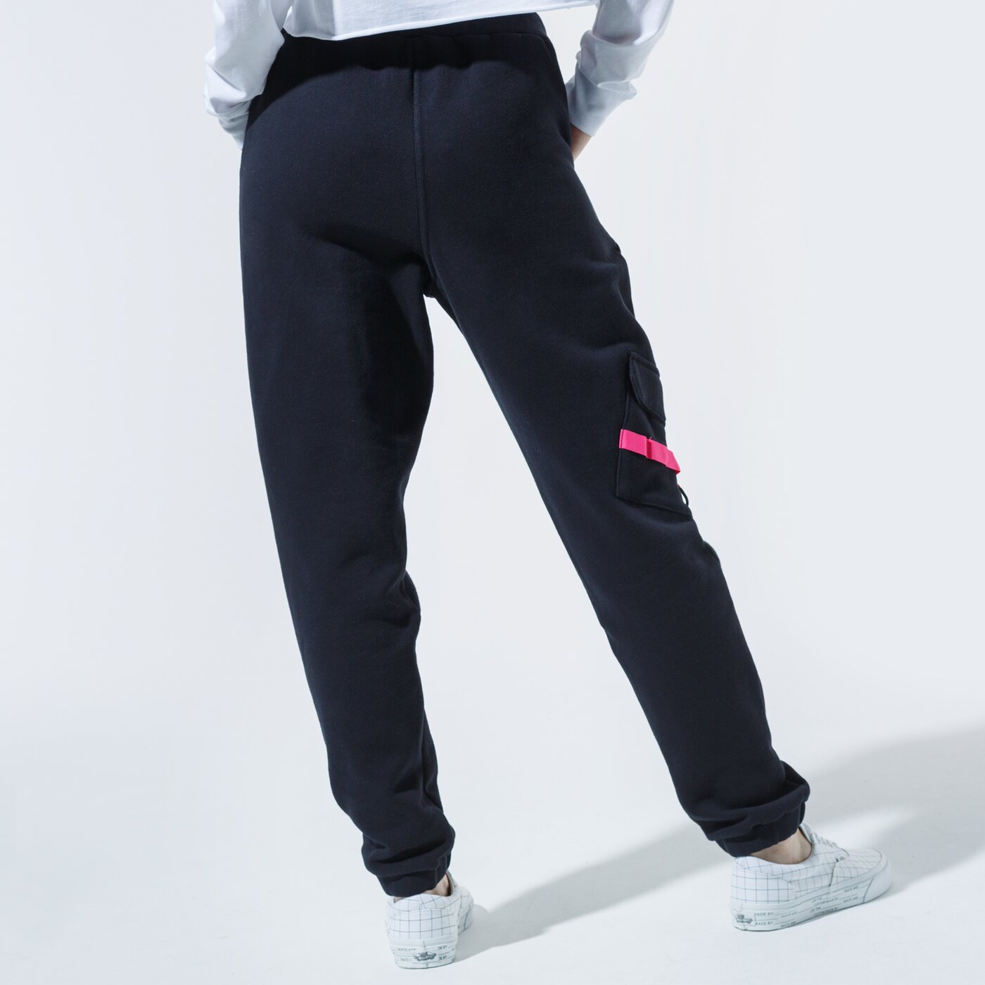 Дамски панталони VANS ПАНТАЛОНИ 66 SUPPLY SWEATPANT vn0a4sd4blk1 цвят черен