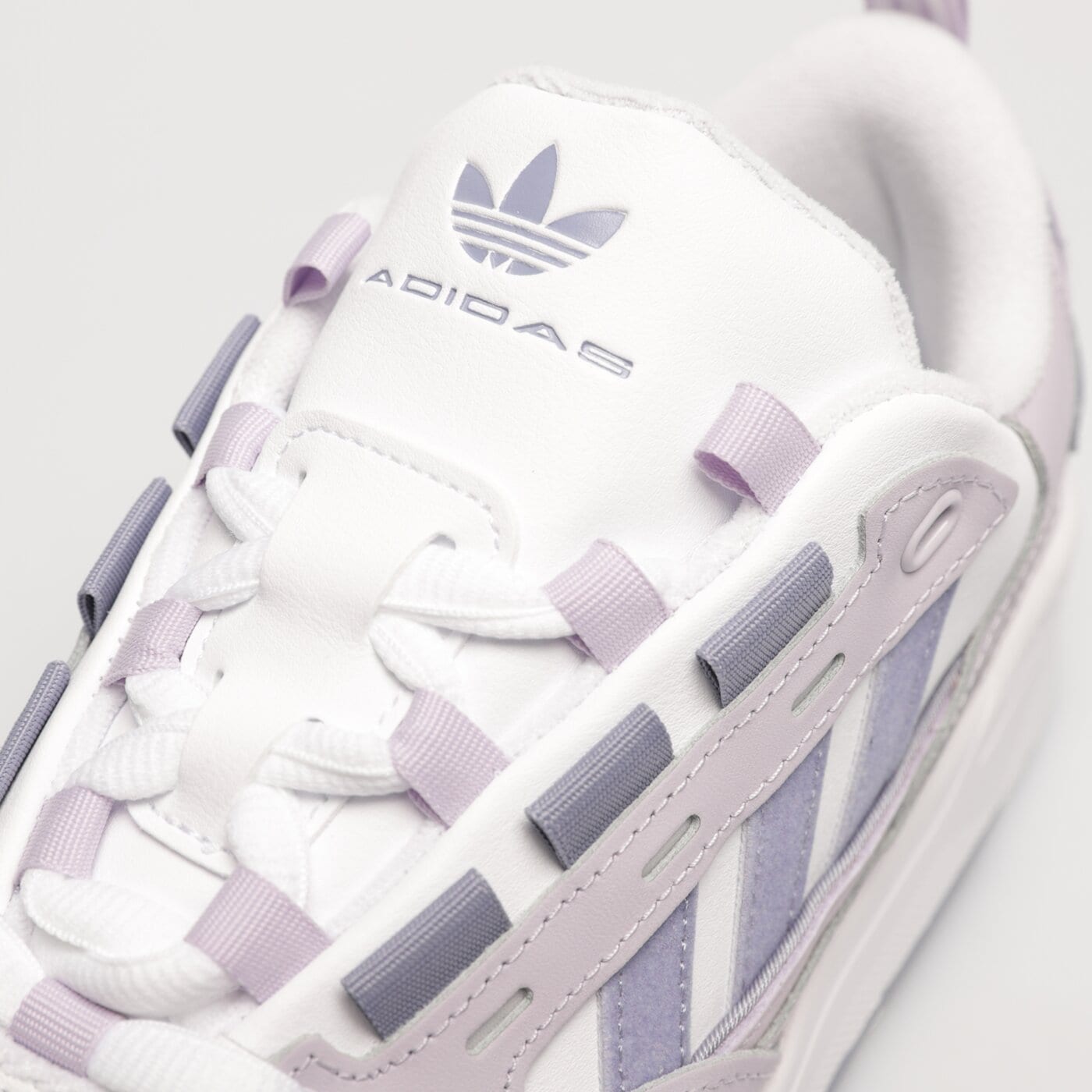 Дамски маратонки ADIDAS ADI2000 W hq8652 цвят бял