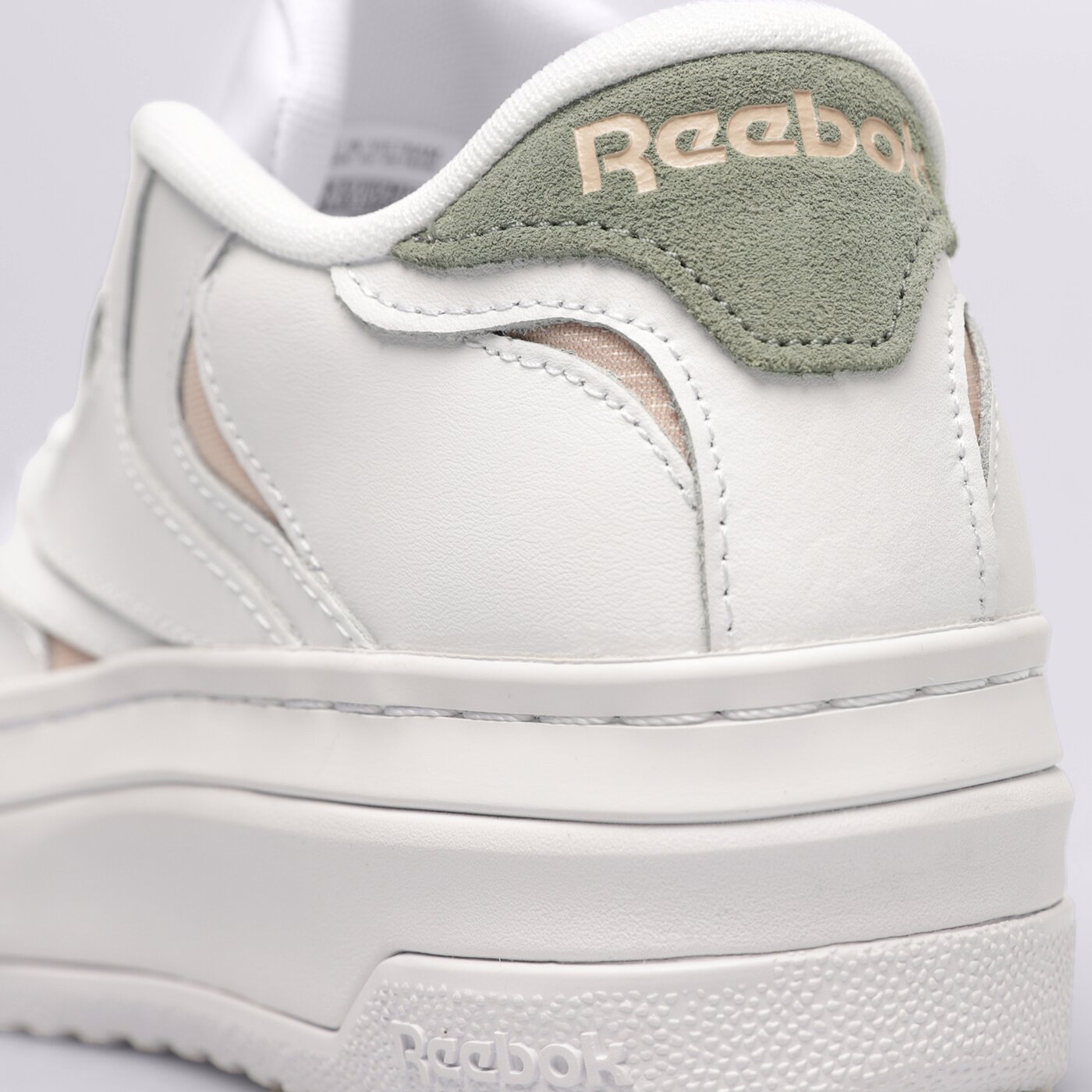 Дамски маратонки REEBOK CLUB C EXTRA ig7513 цвят бял