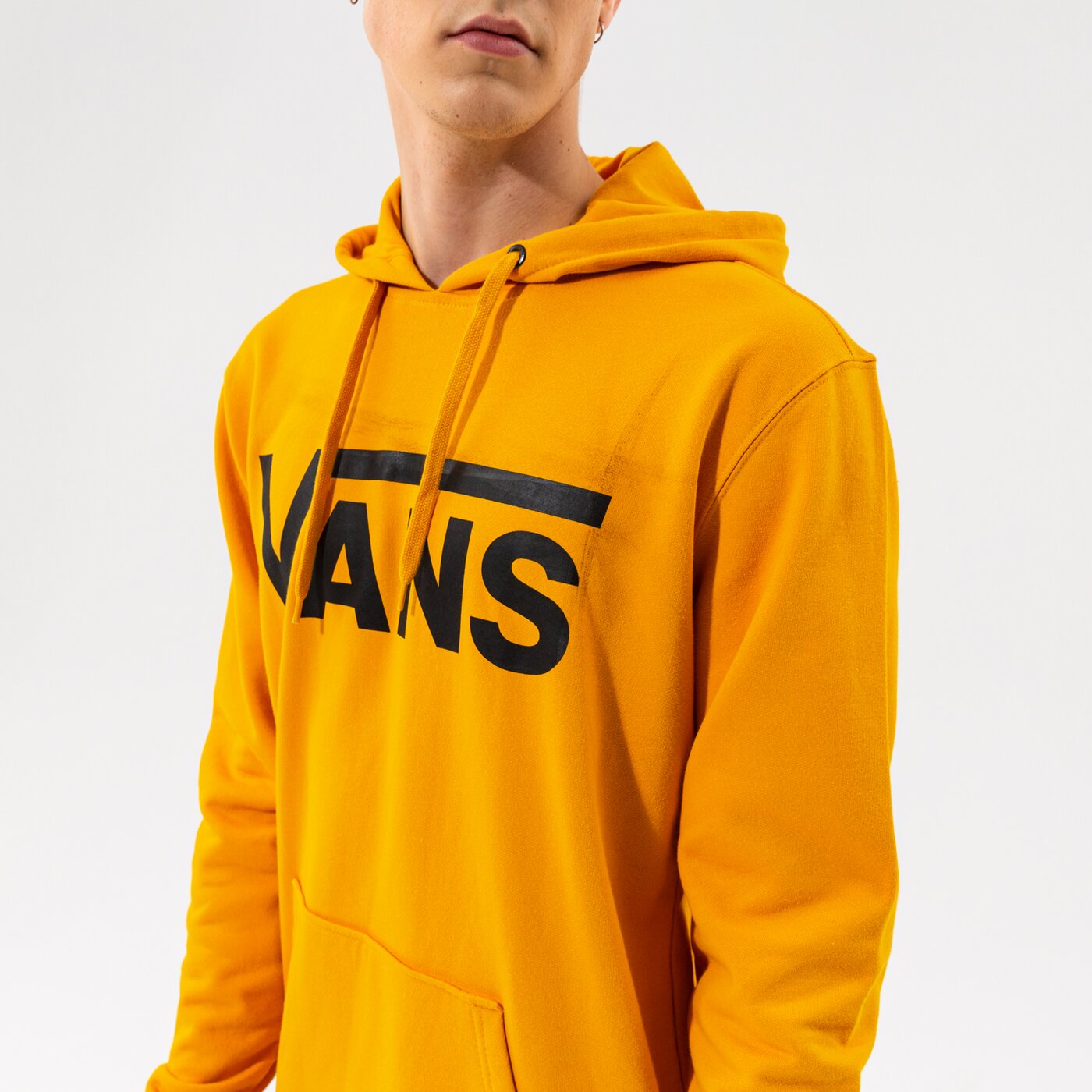 Мъжки суичър VANS СУИТЧЪР С КАЧУЛКА VANS CLASSIC PO HOODIE II vn0a456blsv1 цвят жълт