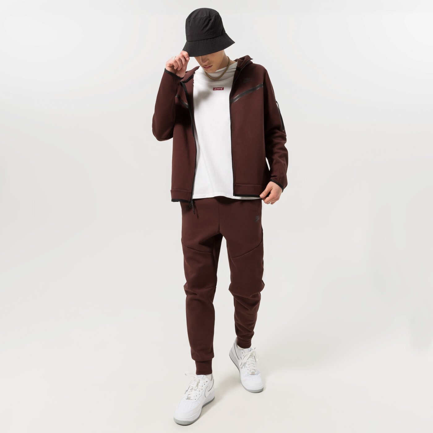 Мъжки панталони NIKE ПАНТАЛОНИ SPORTSWEAR TECH FLEECE cu4495-227 цвят кафяв