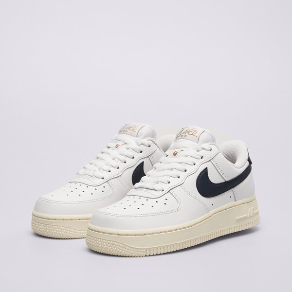 Дамски маратонки NIKE W AIR FORCE 1 '07 EasyOn  hj9122-100 цвят бял