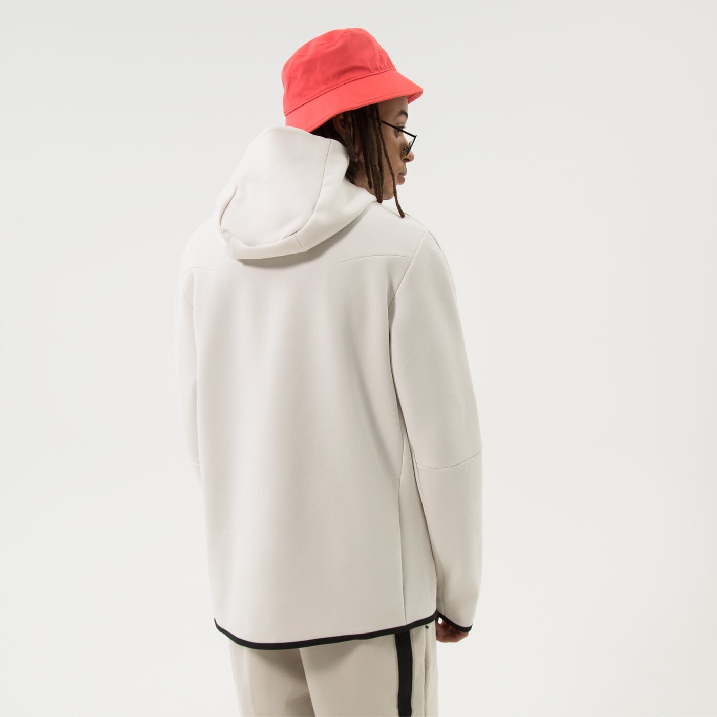 Мъжки суичър NIKE СУИТЧЪР С КАЧУЛКА SPORTSWEAR TECH FLEECE cu4489-030 цвят бежов