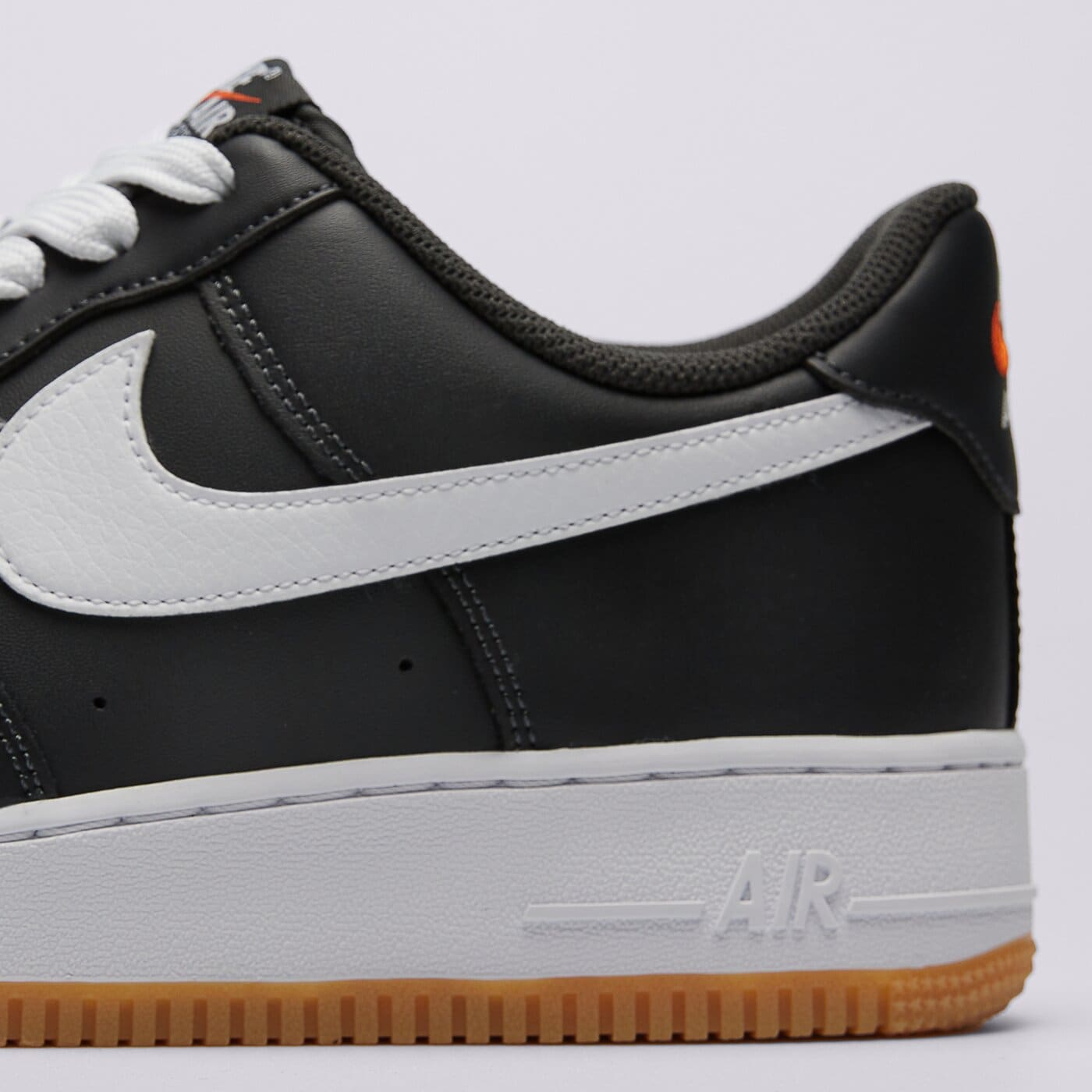 Мъжки маратонки NIKE AIR FORCE 1 '07 LV8 ii7630-001 цвят черен