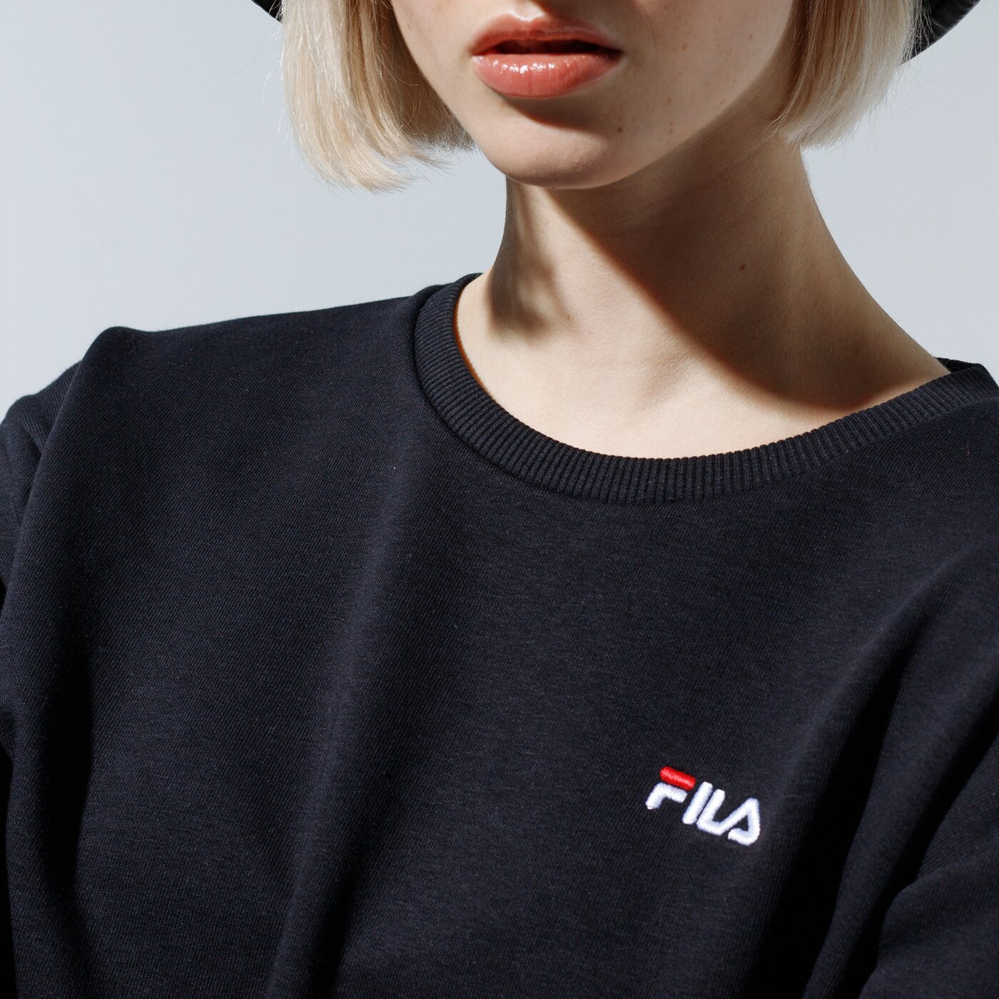 Дамски суичър FILA СУИТЧЪР EFFIE CREW SWEAT 688053002 цвят черен
