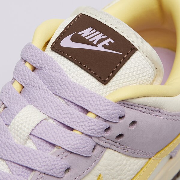 Дамски маратонки NIKE W DUNK LOW PRM fb7910-500 цвят бял