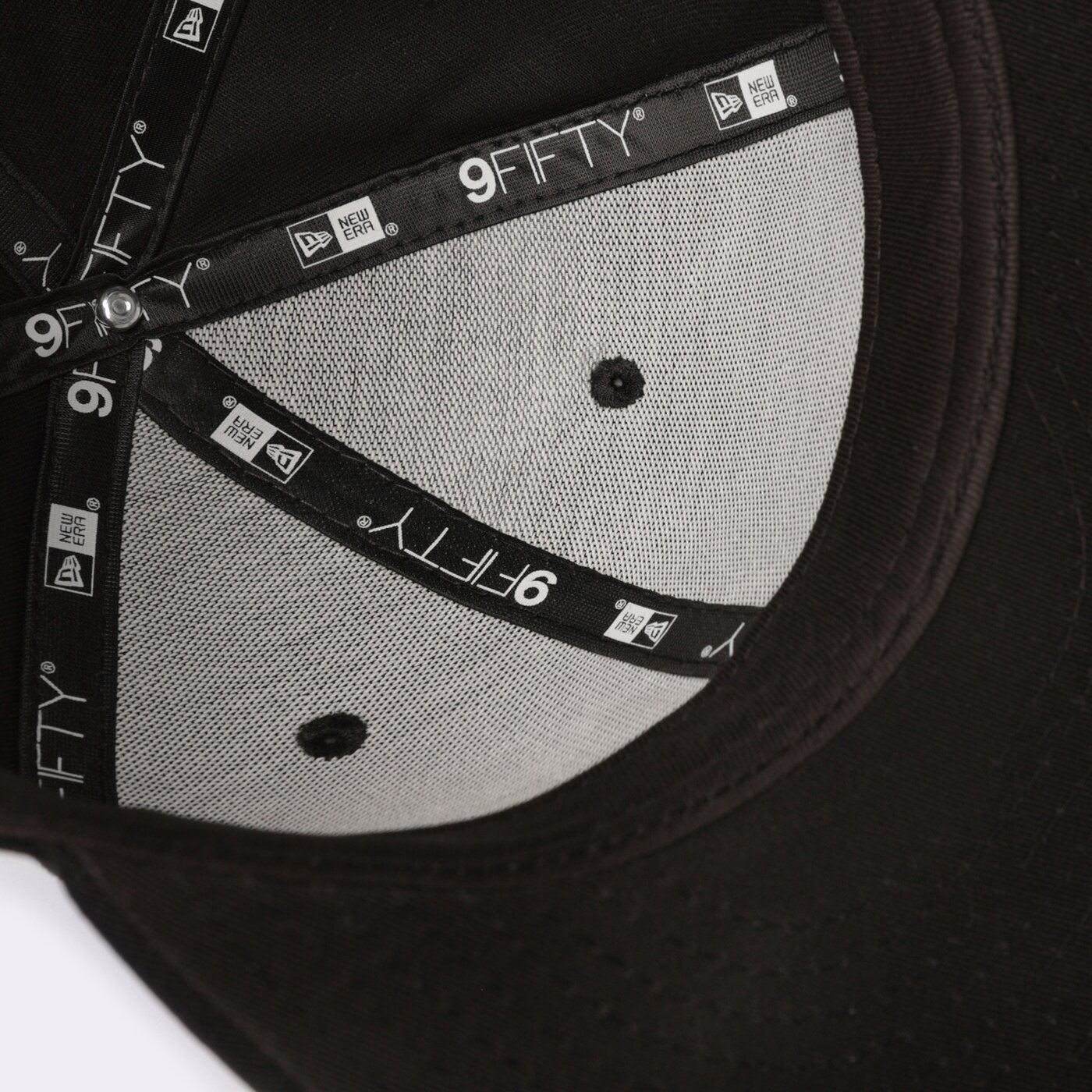 Дамска шапка с козирка NEW ERA MLB NEW YORK YANKEES 9FIFTY SNAPBACK CAP BASIC 9FIFT 11180834 цвят черен