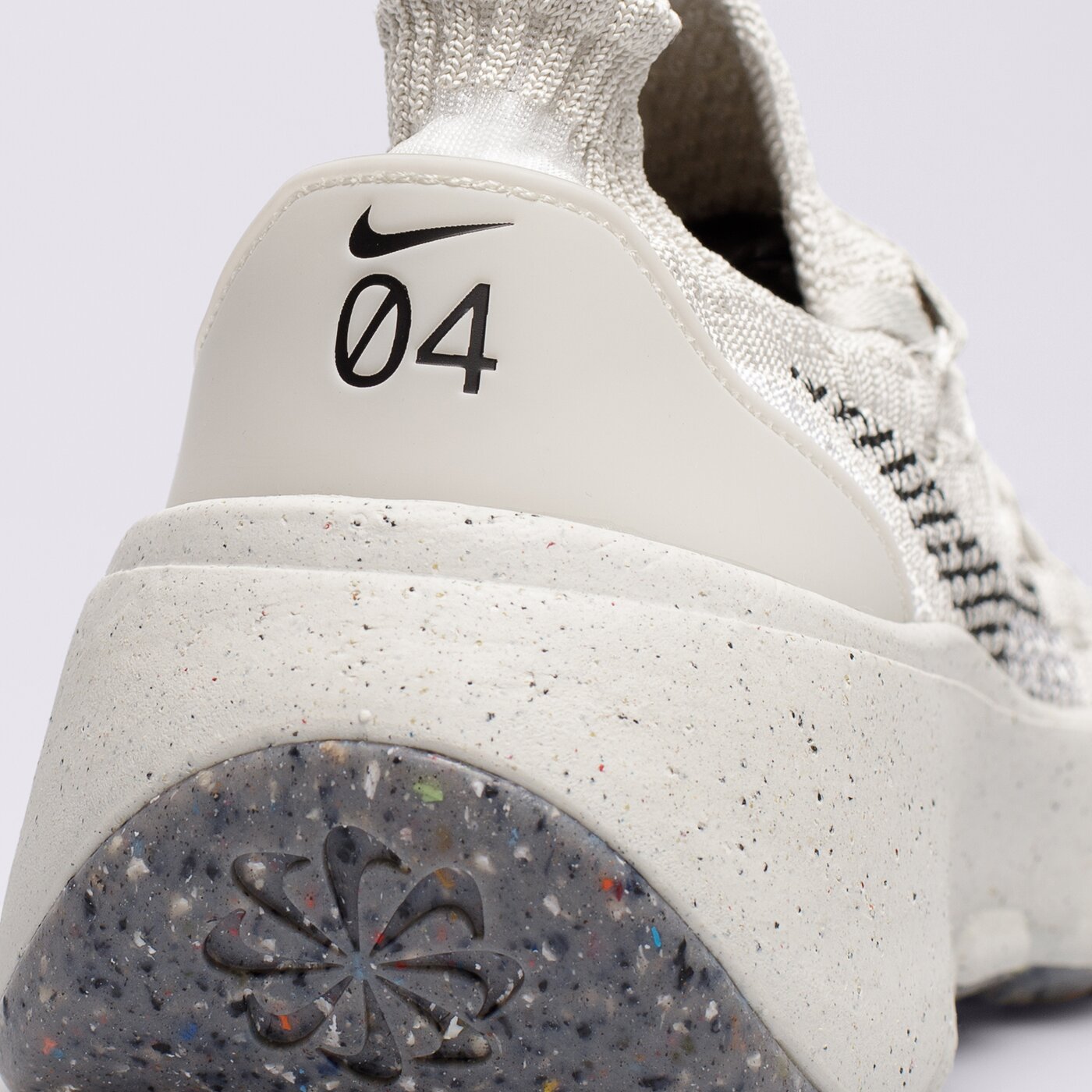 Дамски маратонки NIKE SPACE HIPPIE 04 da2725-002 цвят бежов