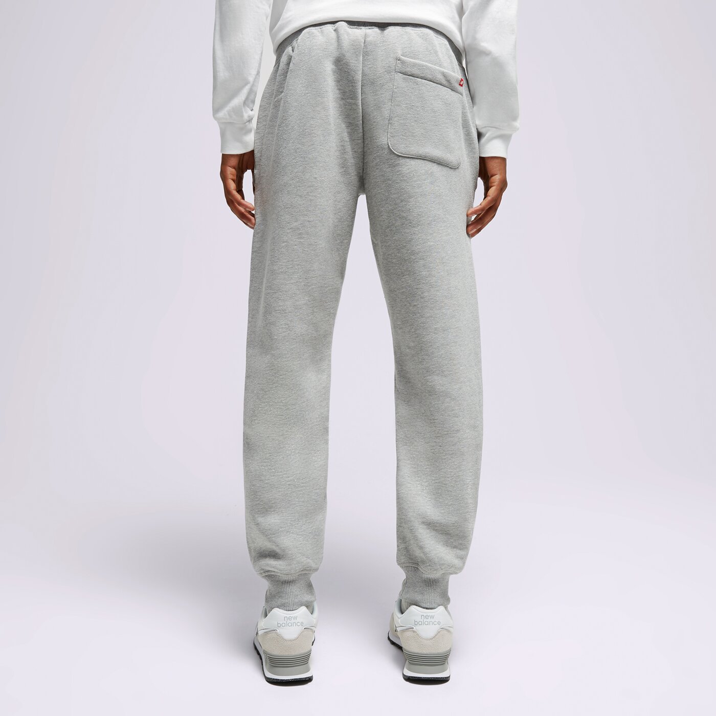 Мъжки панталони NEW BALANCE ПАНТАЛОНИ SMALL PACK PANT ПАНТАЛОНИ mp23600ag цвят сив