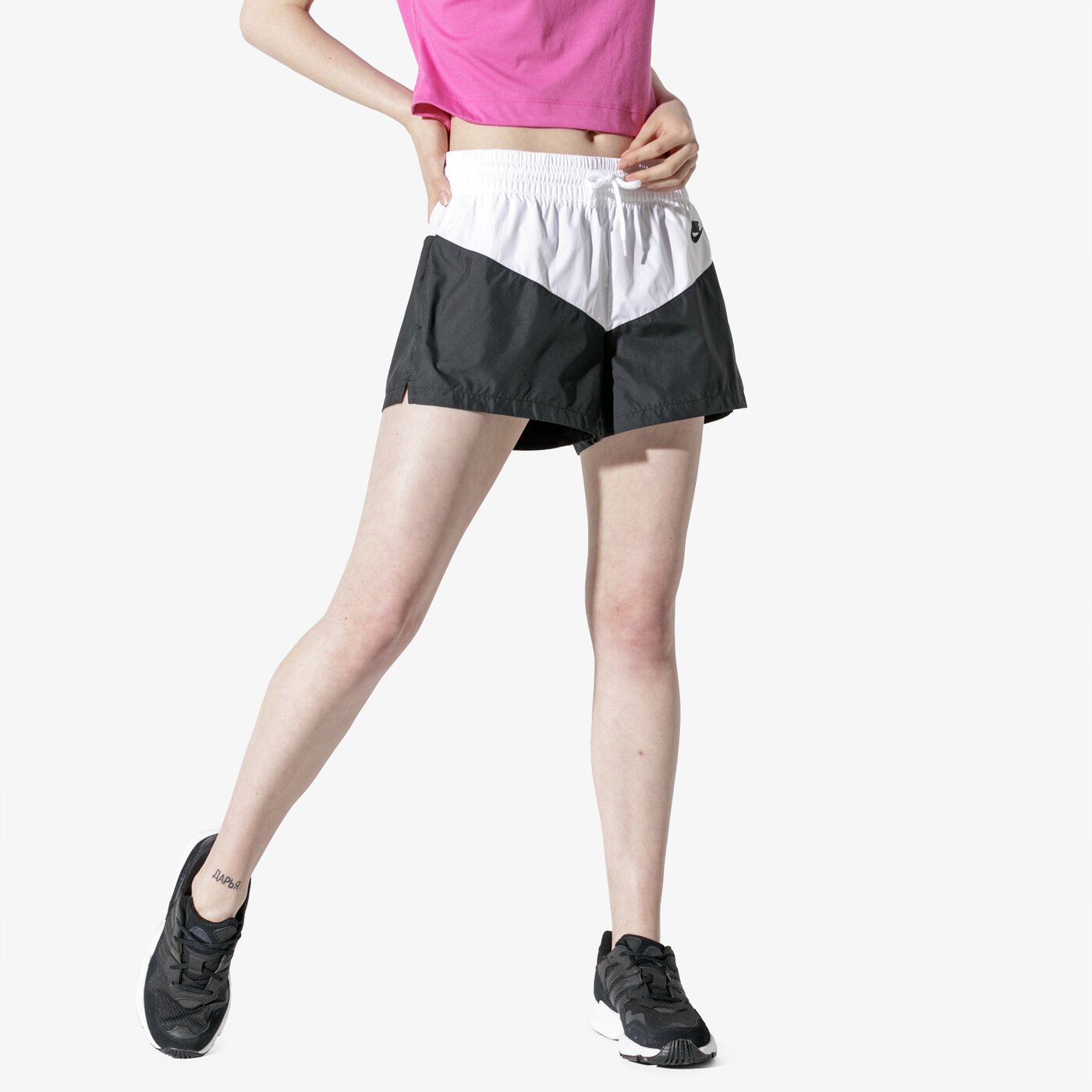 Дамски къси панталони NIKE ШОРТИ W NSW HRTG SHORT WVN ar2362-011 цвят бял