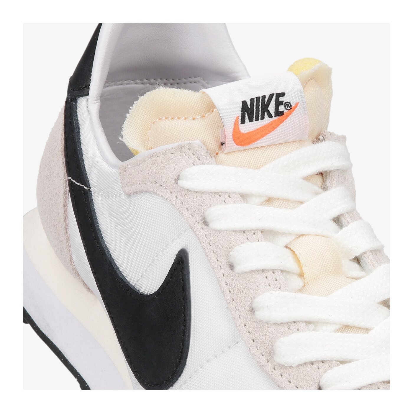 Детски маратонки NIKE WAFFLE TRAINER 2 dc6477-100 цвят бял