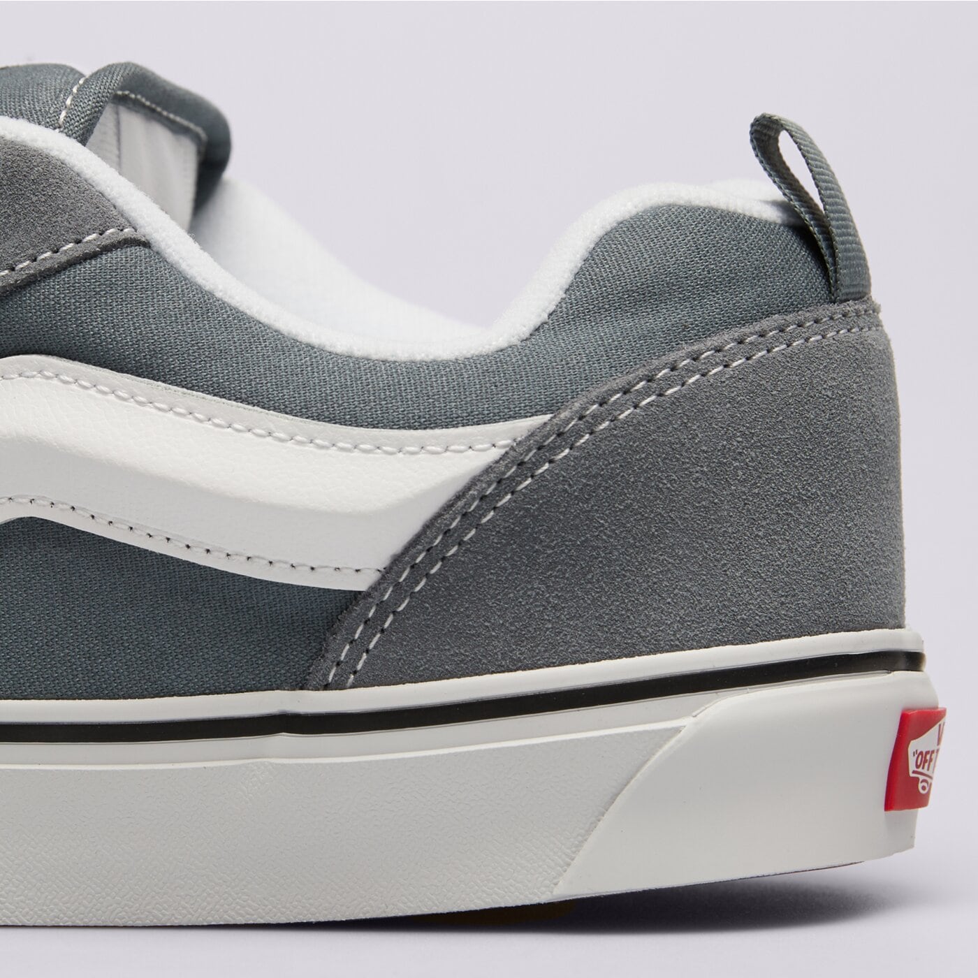 Мъжки маратонки VANS KNU SKOOL  vn000d22rv21 цвят сив
