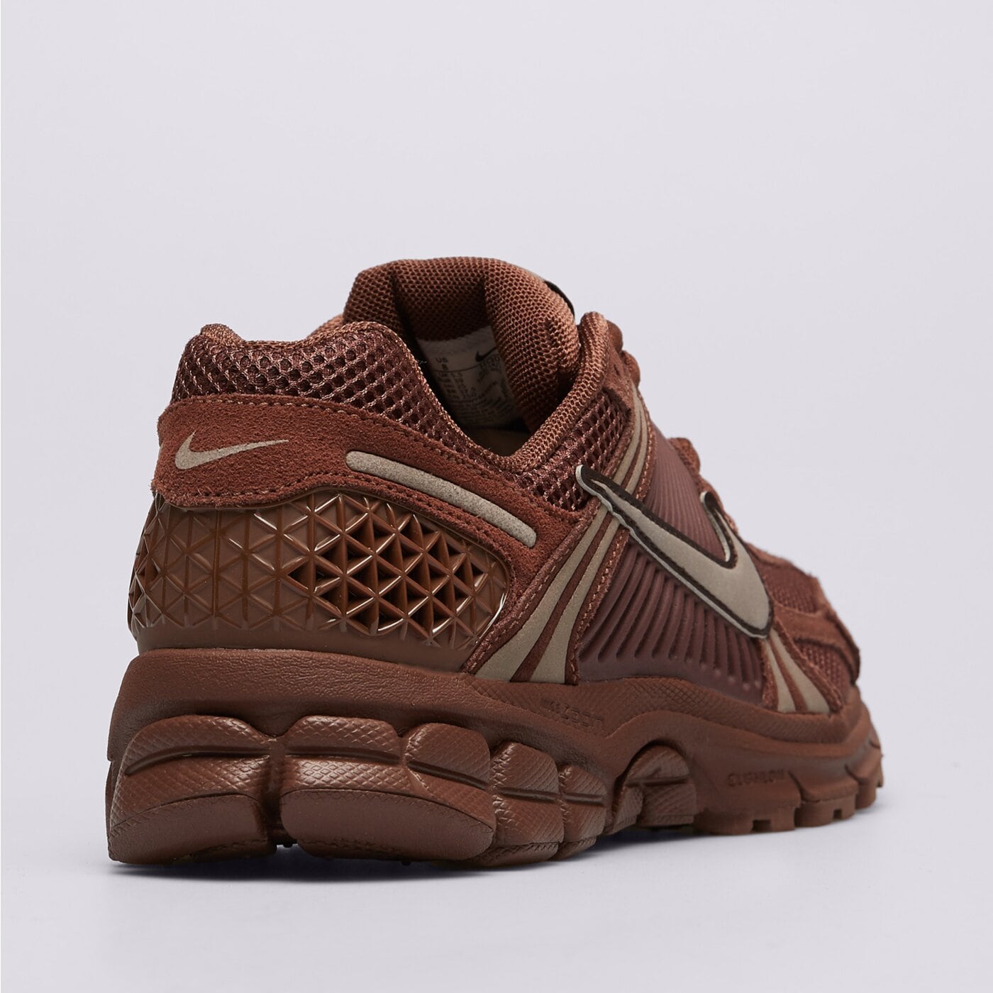 Дамски маратонки NIKE W ZOOM VOMERO 5 SDE hq0458-201 цвят кафяв