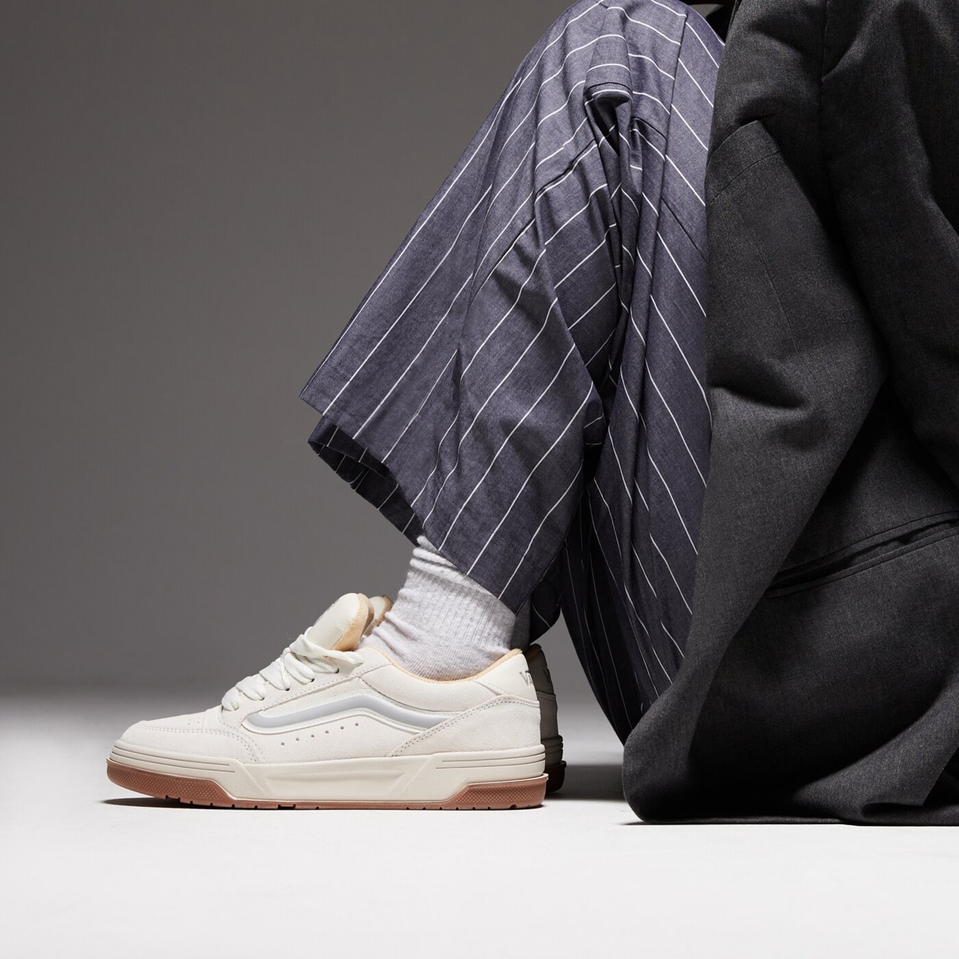 Дамски маратонки VANS HYLANE vn000d1jovm1 цвят бежов