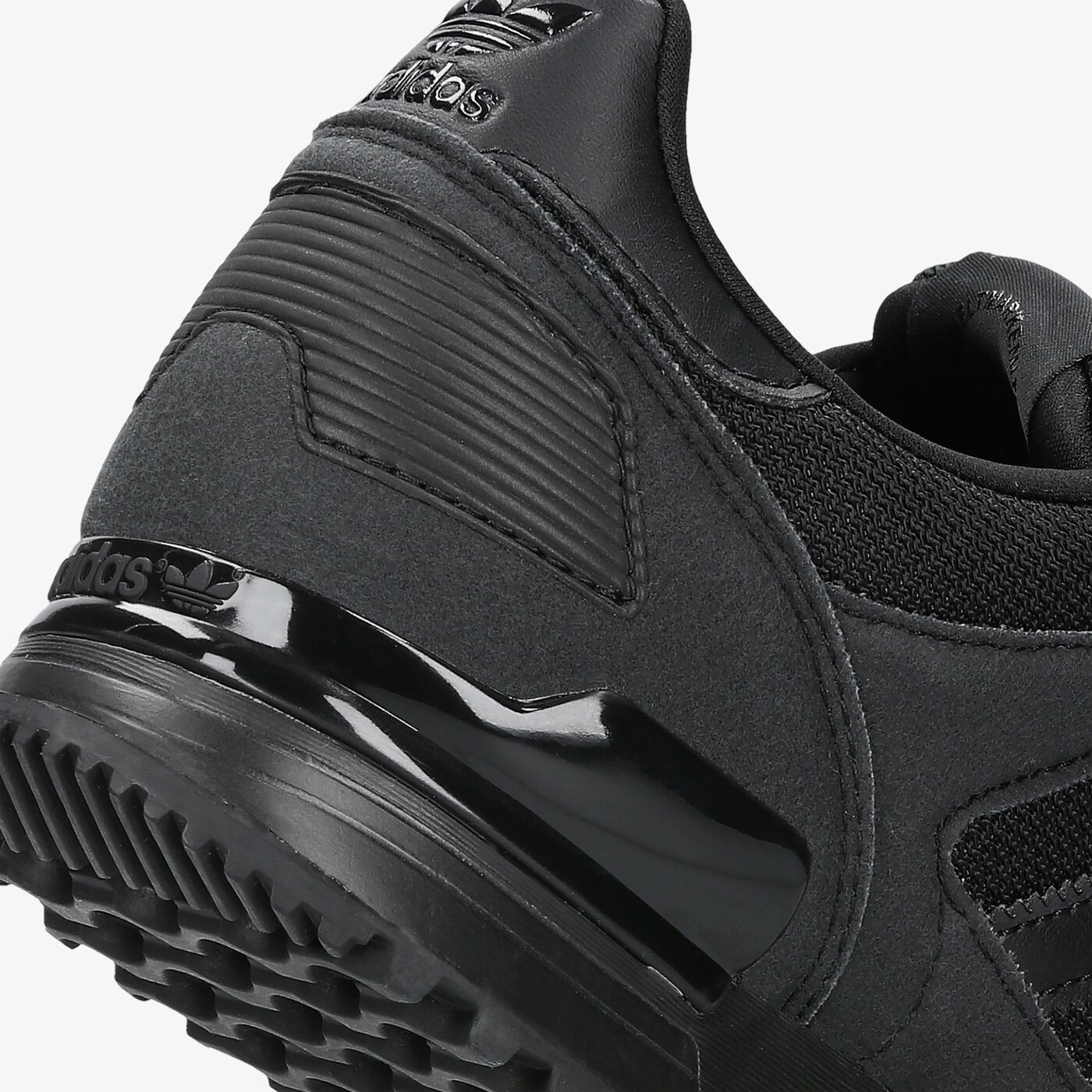 Мъжки маратонки ADIDAS ZX 700  fz2818 цвят черен