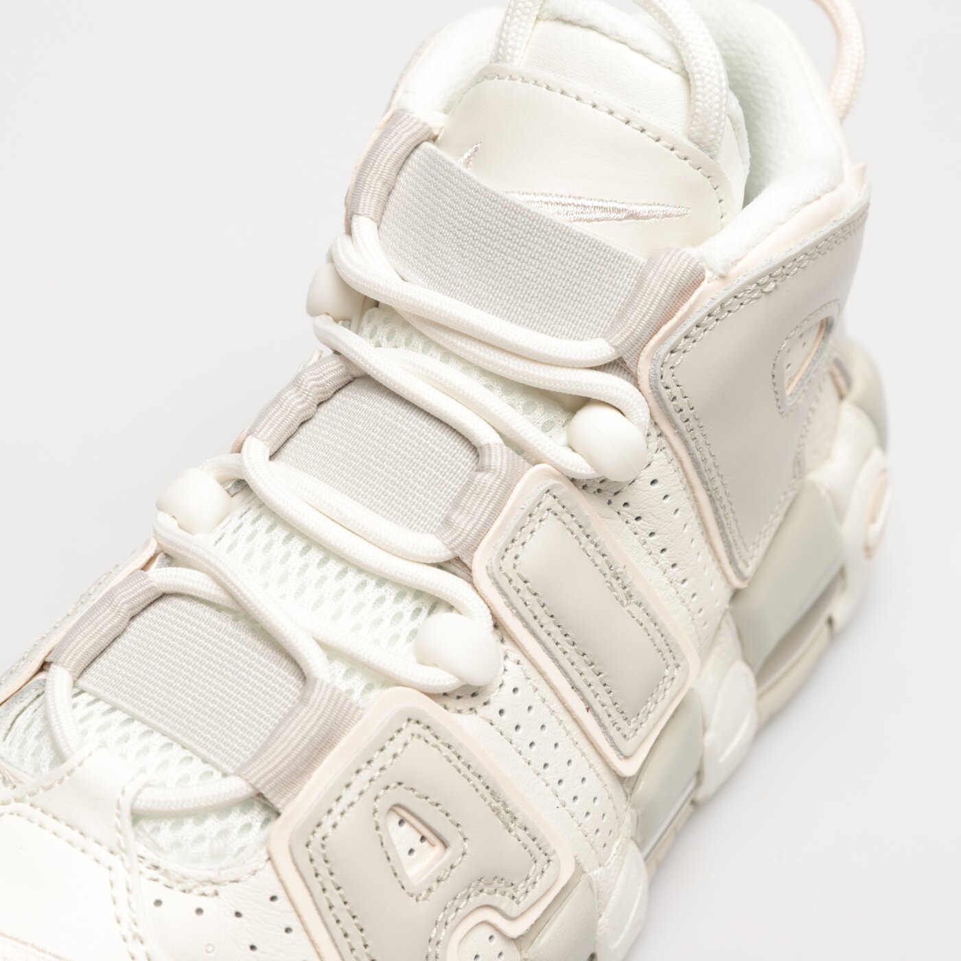 Дамски маратонки NIKE W AIR MORE UPTEMPO dv1137-101 цвят кремав