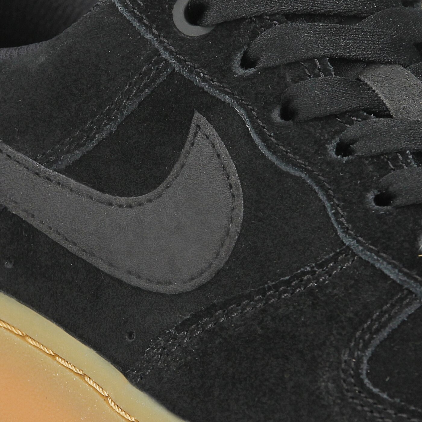 Дамски маратонки NIKE WMNS AIR FORCE 1 '07 SE aa0287-002 цвят черен