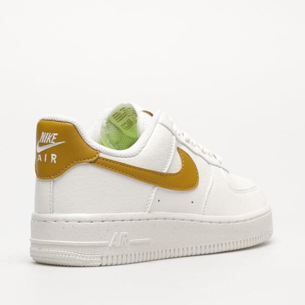 Дамски маратонки NIKE W AIR FORCE 1 '07 NEXT NATURE dv3808-101 цвят бял