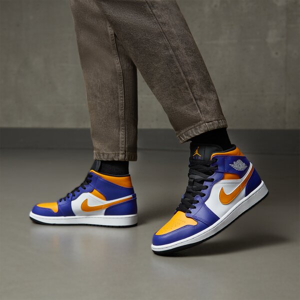 Мъжки маратонки AIR JORDAN 1 MID  dq8426-517 цвят виолетов