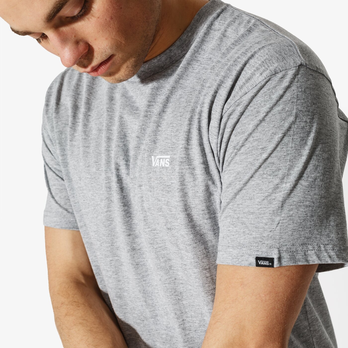 Мъжка тениска VANS ТЕНИСКА SS LEFT CHEST LOGO TEE VA3CZEATH vn0a3czeath1 цвят сив