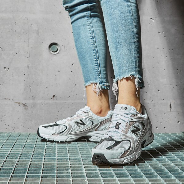 Дамски маратонки NEW BALANCE 530  mr530uni цвят бял