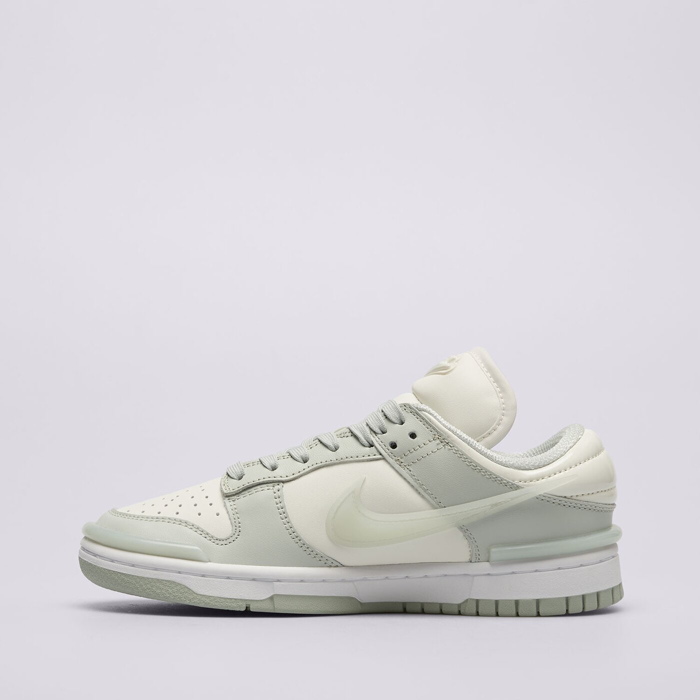 Дамски маратонки NIKE DUNK LOW TWIST  dz2794-004 цвят бежов