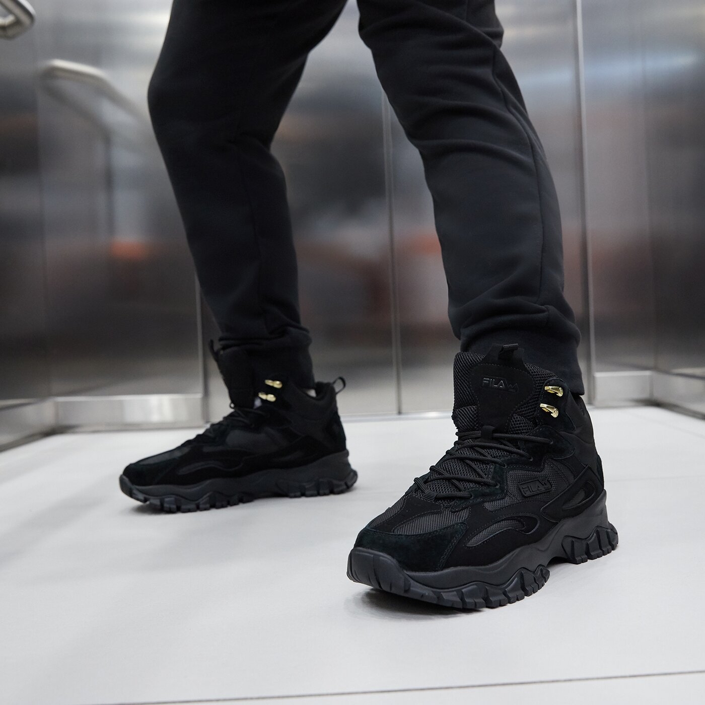 Мъжки зимни обувки FILA RAY TRACER TR 2 MID 1rm01332-001 цвят черен