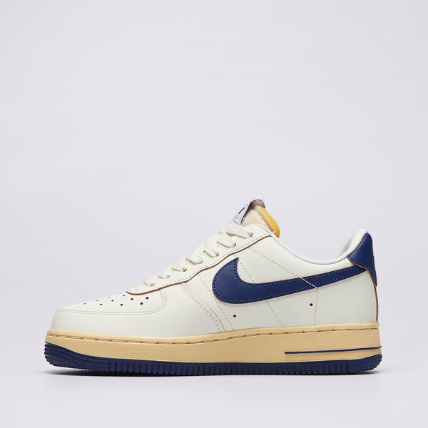 Дамски маратонки NIKE WMNS AIR FORCE 1 '07 fq8103-133 цвят кремав