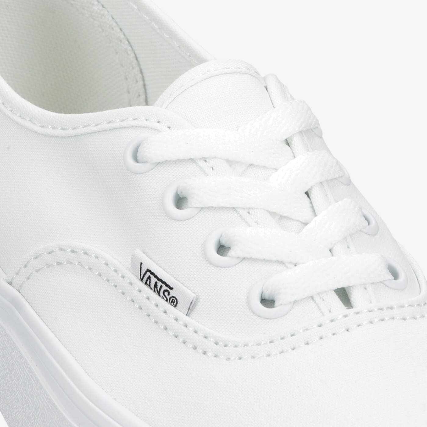 Дамски маратонки VANS UA AUTHENTIC PLATFORM 2.0 vn0a3av8w001 цвят бял